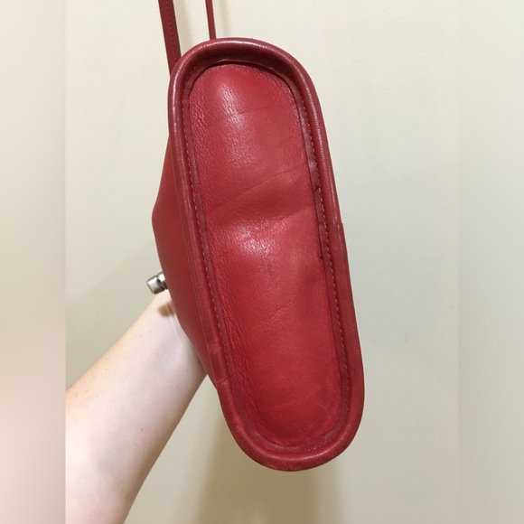 COACH Red Vintage Tango Leather Crossbody with Turn Key Latch and Flap RARE - Picture 7 of 17